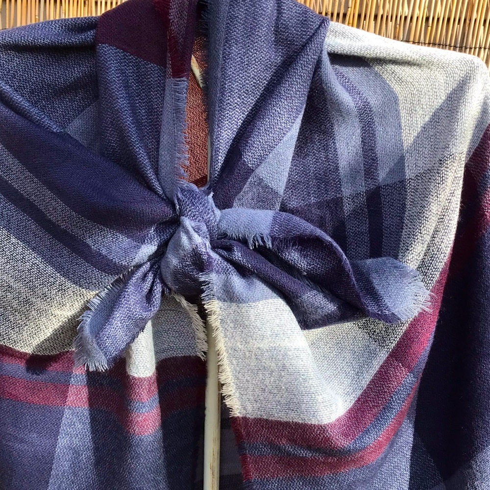 ⭐ 3/$18 - Collection 18 Navy Plaid Blanket Scarf